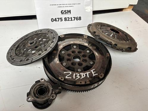 VOLANT MOTEUR BIMASSE OPEL CORSA D 1300 TURBO DIESEL AVEC KI, Auto-onderdelen, Transmissie en Toebehoren, Opel, Gebruikt, Ophalen