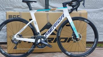 Vélo Merida "Bahrein victorious" 2025, Neuf, 10 à 15 vitesses, Enlèvement ou Envoi, 53 à 57 cm