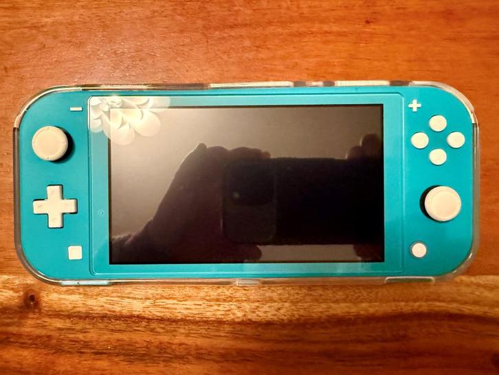 Nintendo Switch Lite + spellen, Games en Spelcomputers, Spelcomputers | Nintendo DS, Zo goed als nieuw, DS Lite, Met games, Met beschermhoes of tas