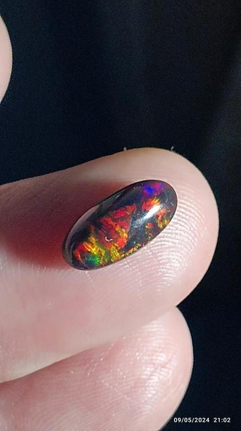 Superbe opale noire d'Éthiopie, Bijoux, Sacs & Beauté, Pierres précieuses, Neuf, Enlèvement ou Envoi