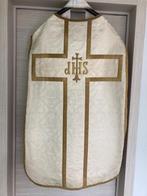 Witte kazuifel pre Vat. II goudbrokaat met stola, Antiek en Kunst, Antiek | Religieuze voorwerpen, Ophalen of Verzenden