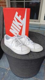 NIKE lage sneakers maat 37,5, Kinderen en Baby's, NIKE, Ophalen of Verzenden, Zo goed als nieuw, Jongen of Meisje