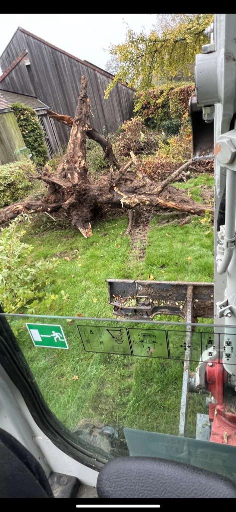 Tuinenleuckx minitractor werktuigen kraan & chauffeur tehuur, Zakelijke goederen, Machines en Bouw | Kranen en Graafmachines, Kraan