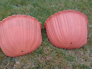 2 Hangbloempotten terracotta beschikbaar voor biedingen