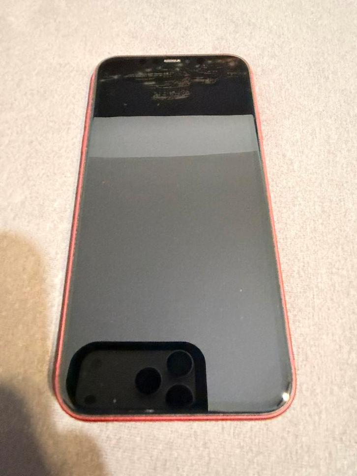 Iphone 11 red edition, Telecommunicatie, Mobiele telefoons | Apple iPhone, Zo goed als nieuw, 128 GB, Zonder abonnement, Zonder simlock