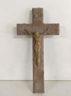 Religieus beeld Jezus aan het kruis, Antiek en Kunst, Antiek | Religieuze voorwerpen, Ophalen of Verzenden