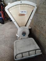 Oude weegschalen, Ophalen