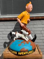 Groot Kuifje op de wereldbol beeld, Verzamelen, Ophalen, Kuifje, Gebruikt, Beeldje of Figuurtje