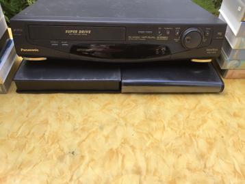 Lecteur VHS PANASONIC .PARFAIT comme neuf beschikbaar voor biedingen