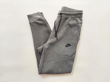 NIKE tech fleece broek grijs Maat XS - In echte NIEUWSTAAT ! beschikbaar voor biedingen