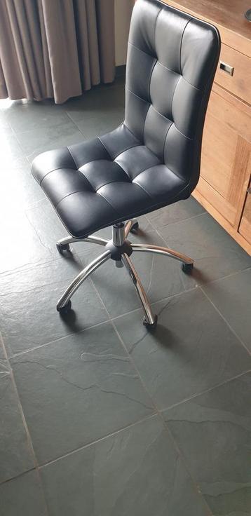 Nieuwe bureaustoelen beschikbaar voor biedingen