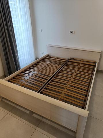 Tweepersoonsbed met 2 lattoflexen beschikbaar voor biedingen