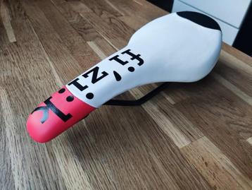 Nieuw MTB Zadel Tundra 2 Manganese by FIZIK beschikbaar voor biedingen