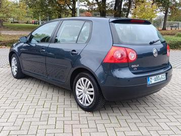 Golf 5 /benzine/1.4 cc/ bluetooth/Cruz controle/verwar zetel beschikbaar voor biedingen