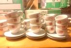 Tasses à café expresso Illy. Lot de 12 nouveaux, Tasse(s) et/ou soucoupe(s), Autres styles, Céramique, Enlèvement ou Envoi