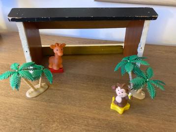 speelgoedfiguren aap-giraf in vintage stal, Envoi, Utilisé