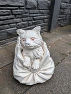 Beeld poes in tas, Tuin en Terras, Tuinbeelden, Ophalen of Verzenden, Zo goed als nieuw