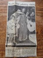 Koninklijke familie bij De vier Heemskinderen (krant 1955), Verzamelen, Tijdschriften, Kranten en Knipsels, Verzenden, Knipsel(s)