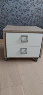 Nachttafel op wieltjes, Enlèvement