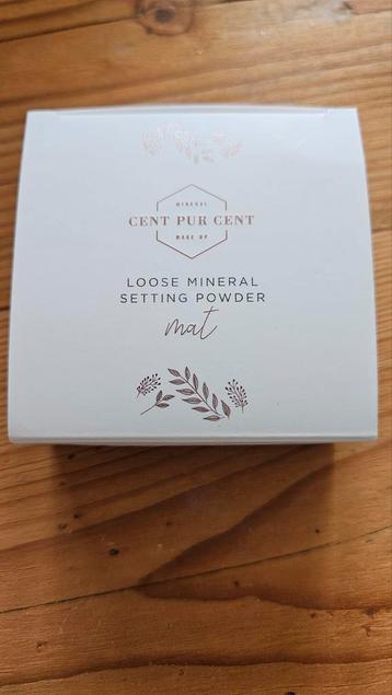 Cent pur cent loose mineral setting powder beschikbaar voor biedingen