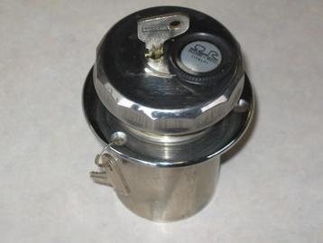 RVS brandstof afsluitdop met slot beschikbaar voor biedingen