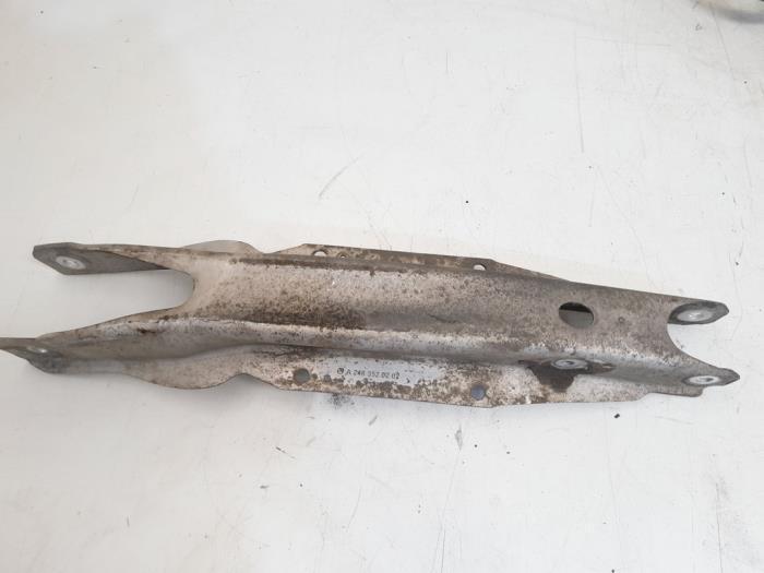 Draagarm rechts-achter van een Mercedes CLA, Auto-onderdelen, Ophanging en Onderstel, Mercedes-Benz, Gebruikt, 3 maanden garantie