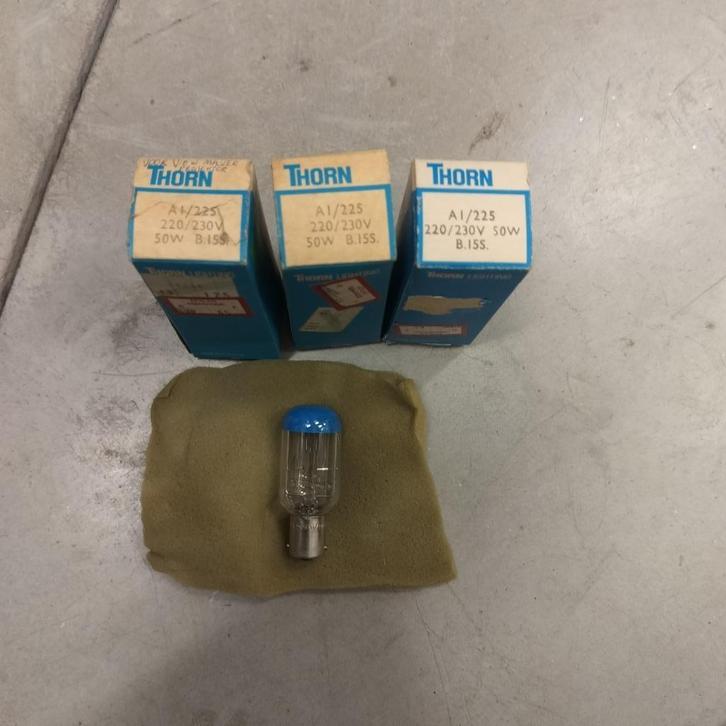 Reservelampen voor Viewmaster projector (4 stuks), Antiek en Kunst, Antiek | Speelgoed, Ophalen of Verzenden