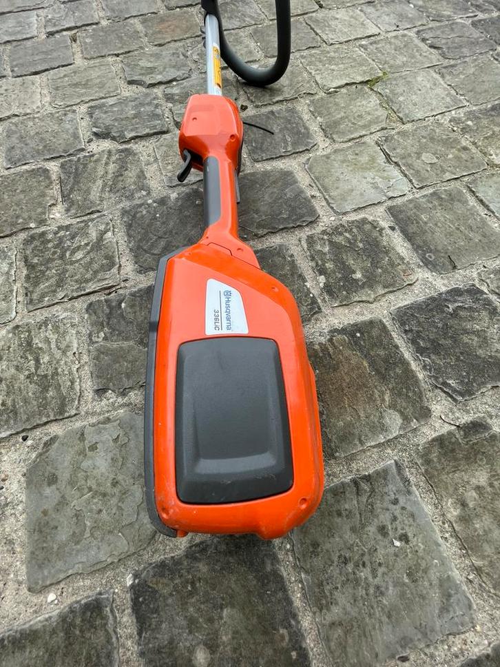 Husqvarna accu trimmer, Tuin en Terras, Bosmaaiers, Zo goed als nieuw, Accu, Ophalen