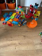 Vtech micky's garage en treinstation, Enlèvement, Comme neuf, 2 à 4 ans