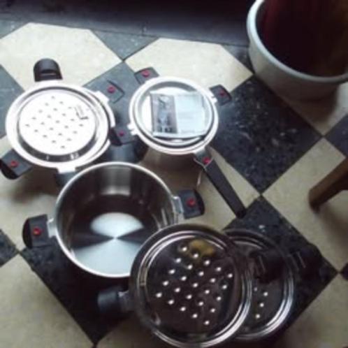 Lot de 4 casseroles Spring Compact NEUVES étiquettes sur 3!, Huis en Inrichting, Keuken | Potten en Pannen, Nieuw, Pannenset, Inox