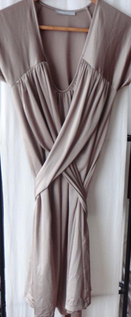 Bronskleurige jurk met mooi cache-coeur effect - goede staat, Kleding | Dames, Jurken, Zo goed als nieuw, Maat 38/40 (M), Ophalen
