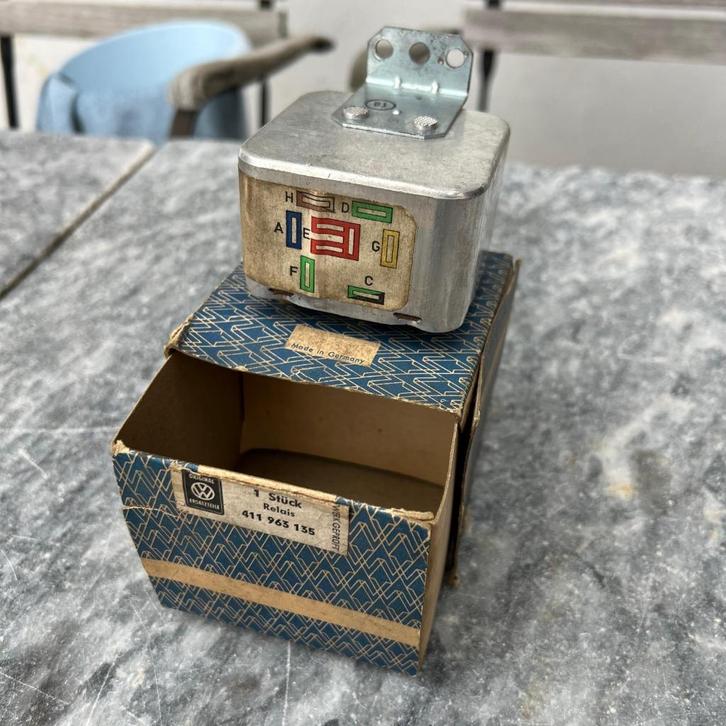 VW NOS Relais 411963135 Gaskachel Type 2 Type 3 411, Auto diversen, Auto-accessoires, Zo goed als nieuw, Verzenden