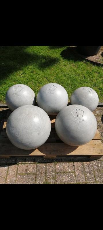 Crossfit. Atlas stones 20kg t.e.m. 150kg beschikbaar voor biedingen
