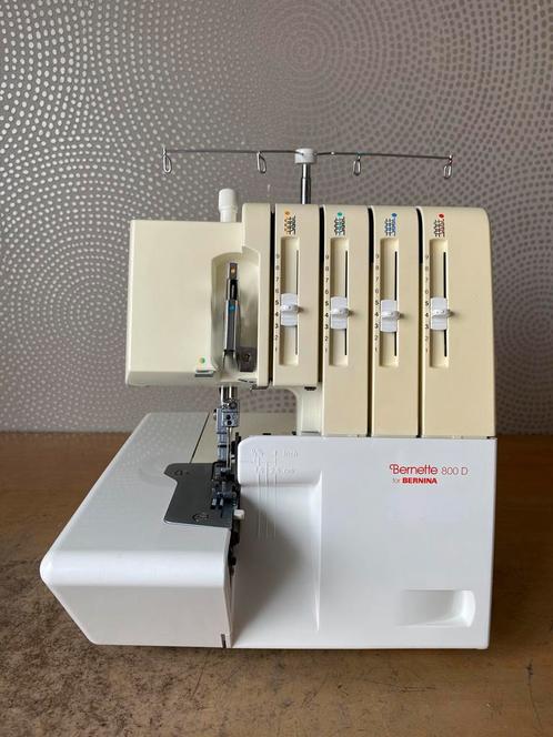 LOCKMACHINE BERNINA 800D 2/3/4 DRAADS, Hobby en Vrije tijd, Naaimachines en Toebehoren, Lockmachine, Bernina, Ophalen of Verzenden