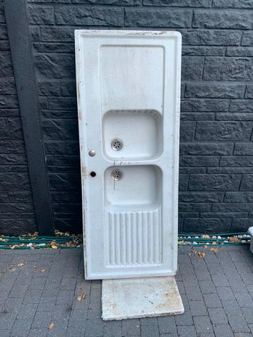 Antieke porselein spoelbak/wasbak beschikbaar voor biedingen