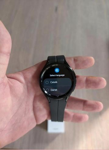 Samsung galaxy 6 classic watch  beschikbaar voor biedingen