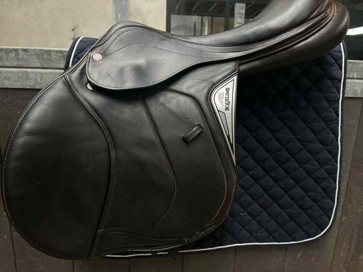 Equiline Nick Skelton springzadel, Dieren en Toebehoren, Paarden en Pony's | Zadels, Zo goed als nieuw, Springen, Ophalen of Verzenden