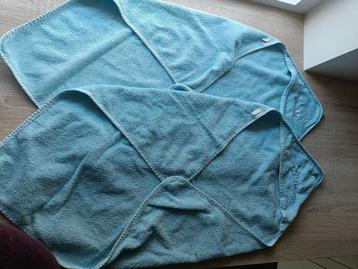 2 kinderbadhanddoeken met kapje beschikbaar voor biedingen