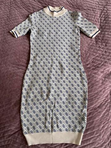 Robe Pull GUESS beschikbaar voor biedingen