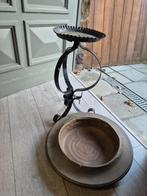 Koperen schotel met staander, Ophalen