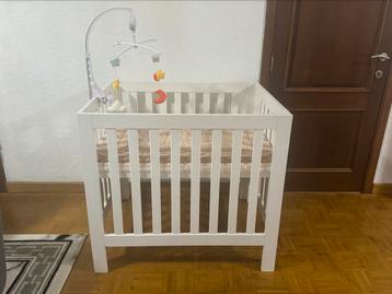 Babybox heel mooi proper compleet met matras! beschikbaar voor biedingen