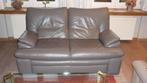 Lederen grijze tweezit, Tweepersoons, Ophalen of Verzenden, Zo goed als nieuw, Rechte bank