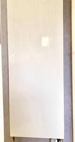 Radiateur mural moderne, Ophalen, Radiator, Zo goed als nieuw, 60 tot 150 cm