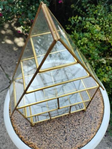 Vitrine verre et laiton pour collection, Enlèvement