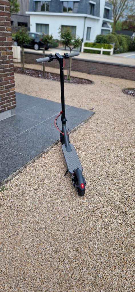 Elektrische Step Factuur - Doos - Oplader Top Staat., Fietsen en Brommers, Steps, Zo goed als nieuw, Elektrische step (E-scooter)