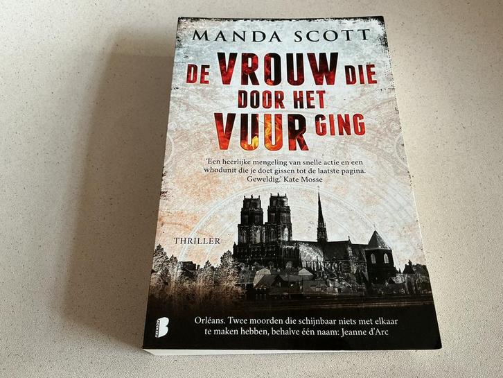 Manda Scott - De vrouw die door het vuur ging, Boeken, Thrillers, Ophalen