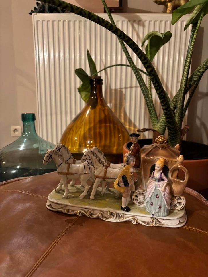 Vintage koetsbeeld biscuit, Antiek en Kunst, Antiek | Porselein, Ophalen
