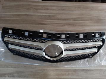 Originele Grill Mercedes A-Klasse W176 2014 beschikbaar voor biedingen