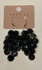 Zwarte oorbellen met kraaltjes, Bijoux, Sacs & Beauté, Boucles d'oreilles, Enlèvement ou Envoi, Neuf, Noir, Pendantes