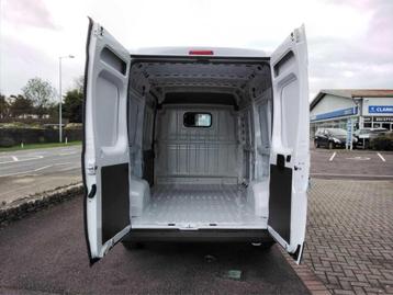 bestelwagen beschikbaar voor biedingen